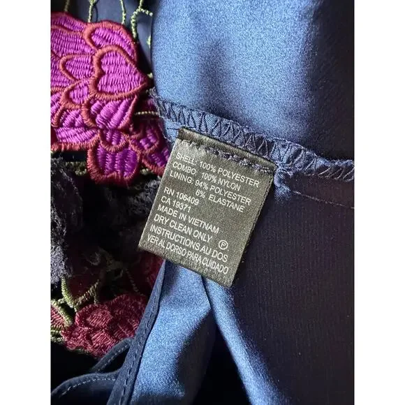 Tahari Crocheted Floral Mid Length Dress Navy Blue and Pink Size 8 - Picture 9 of 9